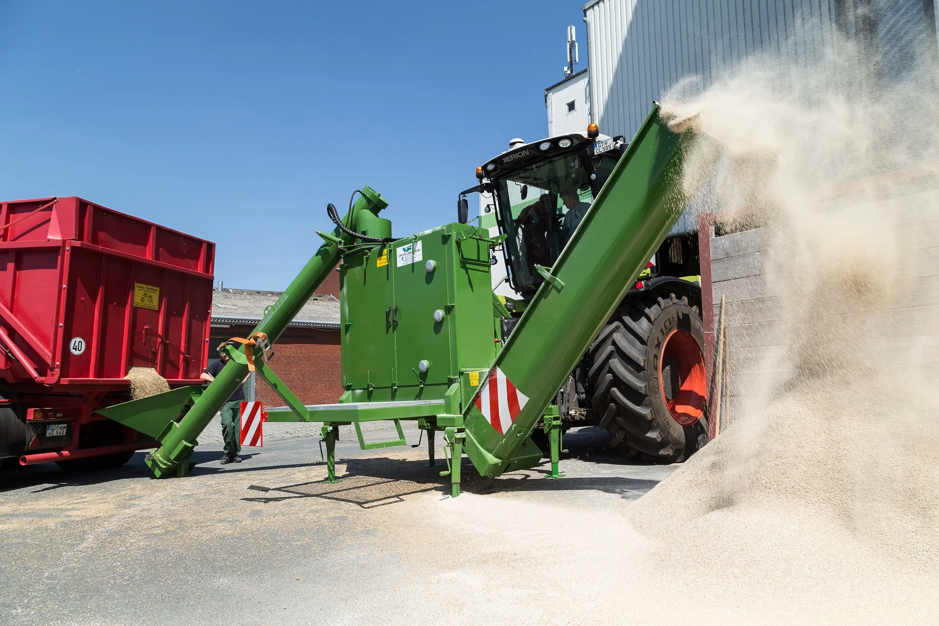 FF7/5 W-ZW im Dreipunktanbau am Großtraktor